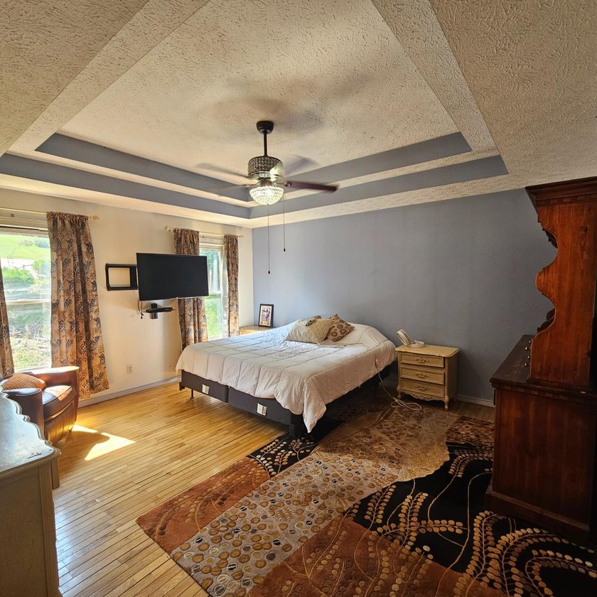Looking for a spacious 4 bedroom 3.5 bathroom home with a full - photo 20