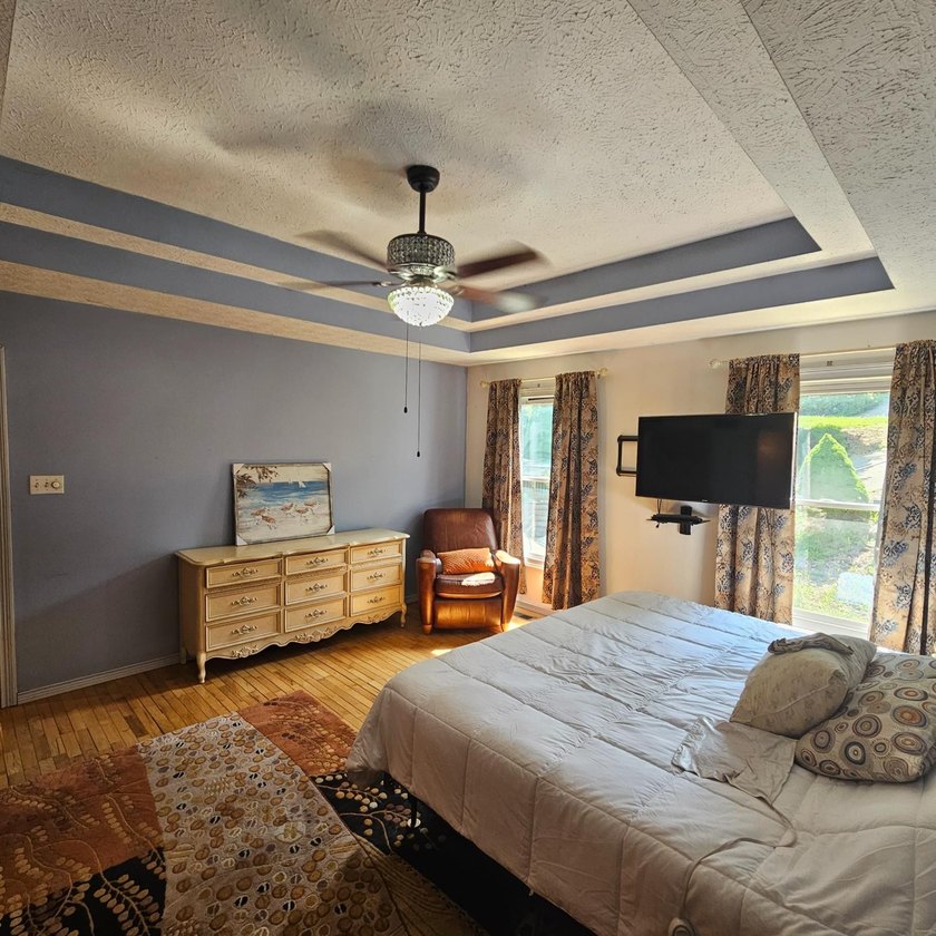 Looking for a spacious 4 bedroom 3.5 bathroom home with a full - photo 21