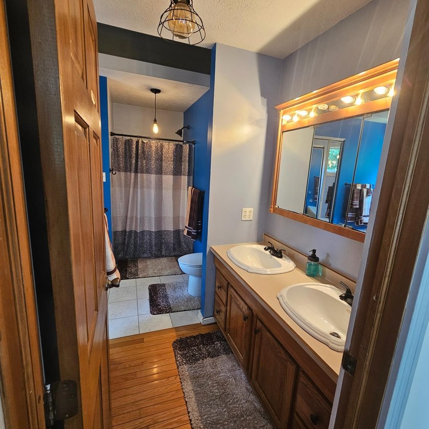 Looking for a spacious 4 bedroom 3.5 bathroom home with a full - photo 23