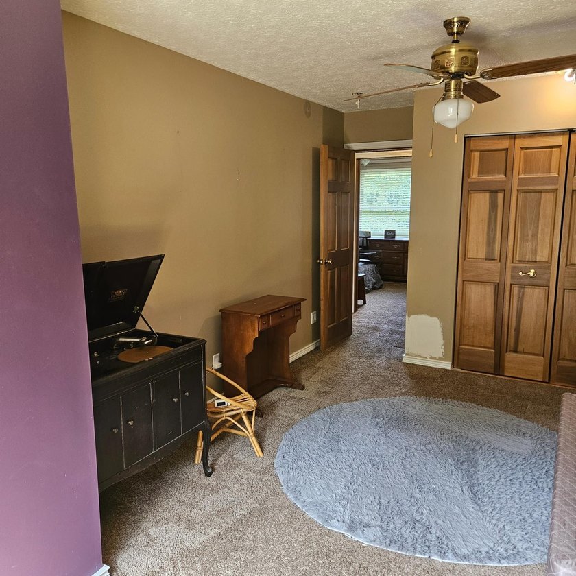 Looking for a spacious 4 bedroom 3.5 bathroom home with a full - photo 32