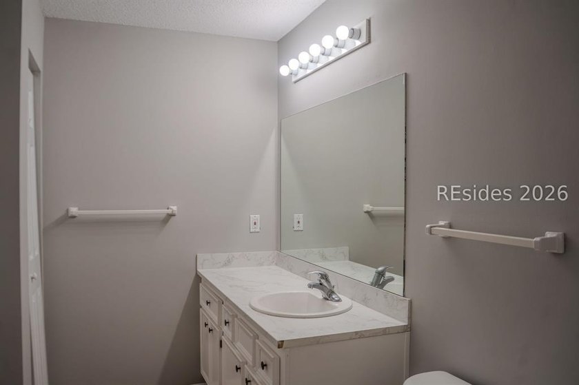 Excellent option for many reasons. Recently remodeled 2 bed 2 - photo 33