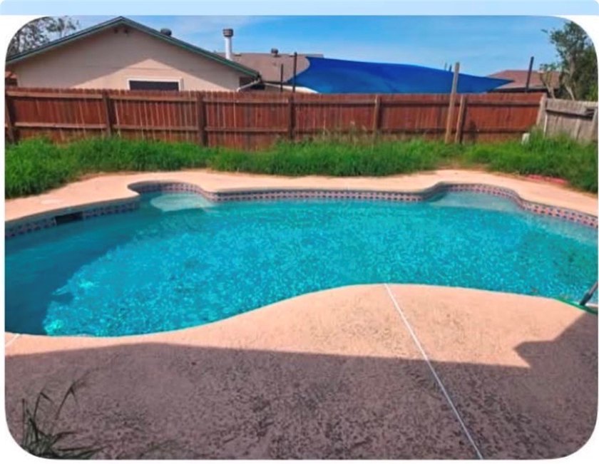 Investor Special with Pool - Great Opportunity in Corpus - photo 7