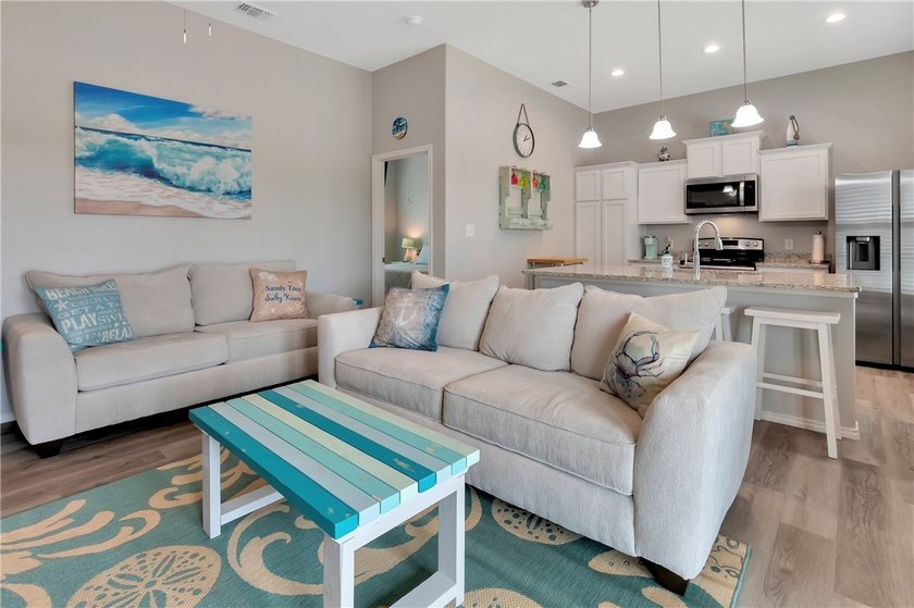 Welcome to *Texas Tides* a beautiful 3 bedroom 2 bath home in - photo 3