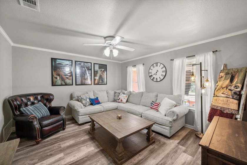 Welcome home to this beautifully updated 3-bedroom, 2-bath home - photo 15