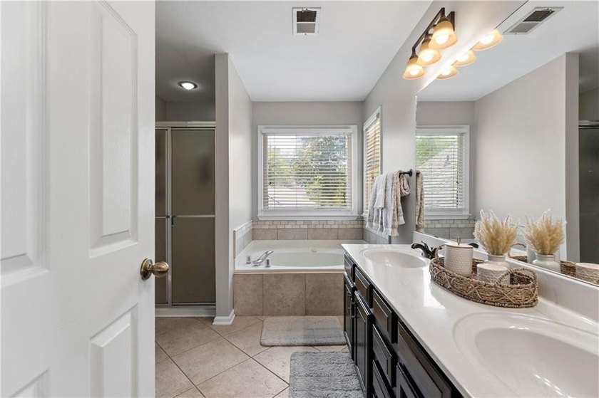 Welcome to 9 Topridge Road in the highly sought-after Spicewood - photo 22