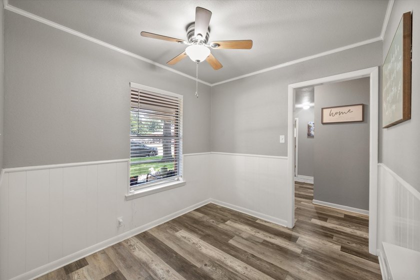 Welcome home to this beautifully updated 3-bedroom, 2-bath home - photo 23