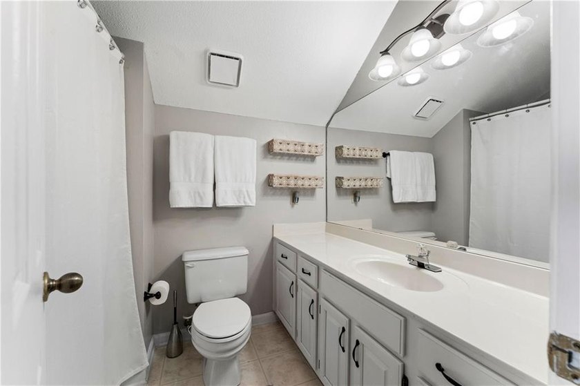 Welcome to 9 Topridge Road in the highly sought-after Spicewood - photo 29