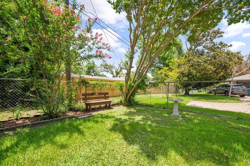 Welcome home to this beautifully updated 3-bedroom, 2-bath home - photo 30