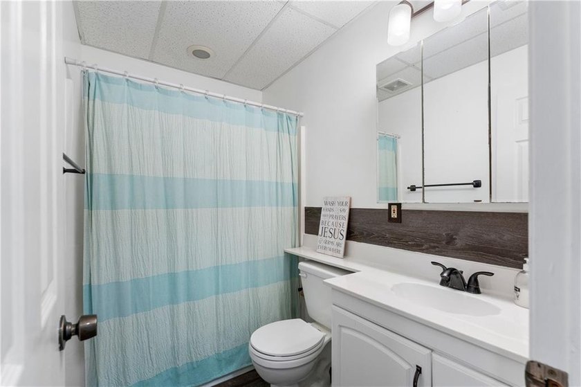 Welcome to 9 Topridge Road in the highly sought-after Spicewood - photo 35