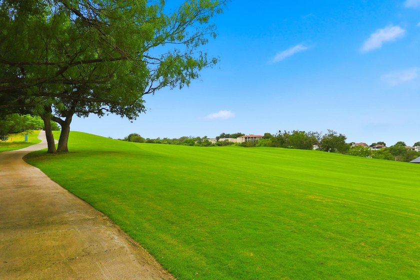 Discover the ultimate Texas Hill Country lifestyle with this - photo 3