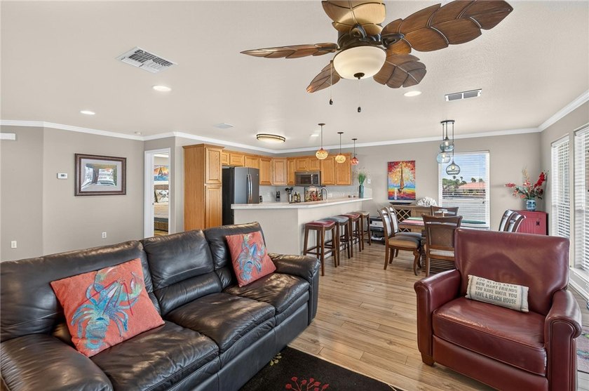 WELCOME TO ISLAND PARADISE CONDOMINIUMS...an intimate 3-story - photo 8