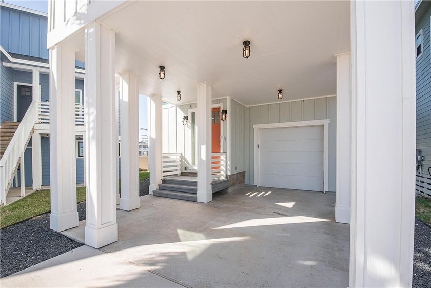 LAKEFRONT HOME IN A NICHE BEACHFRONT COMMUNITY, *DAS STRANDHAUS* - photo 4