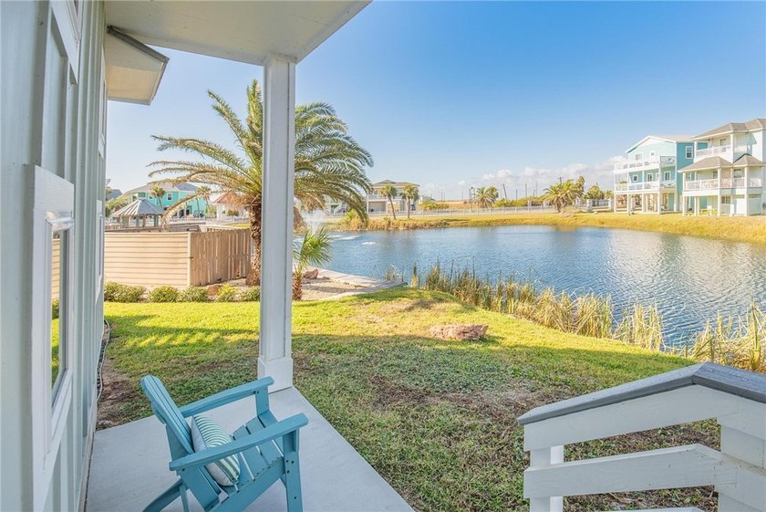 LAKEFRONT HOME IN A NICHE BEACHFRONT COMMUNITY, *DAS STRANDHAUS* - photo 9