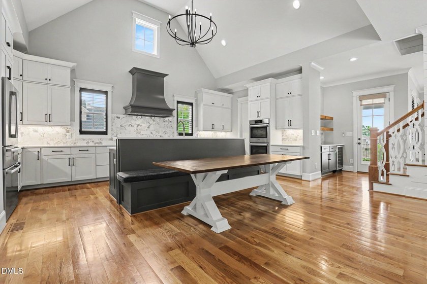 Former 2019 Parade of Homes Gold Winner, this exceptional modern - photo 3