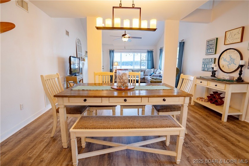 Experience the best of lakeside living in this unique property - photo 7