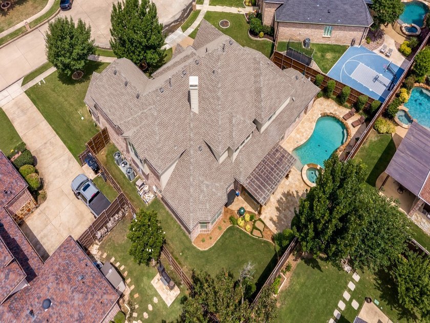 Beautifully appointed Newcastle home in sought-after Country - photo 4