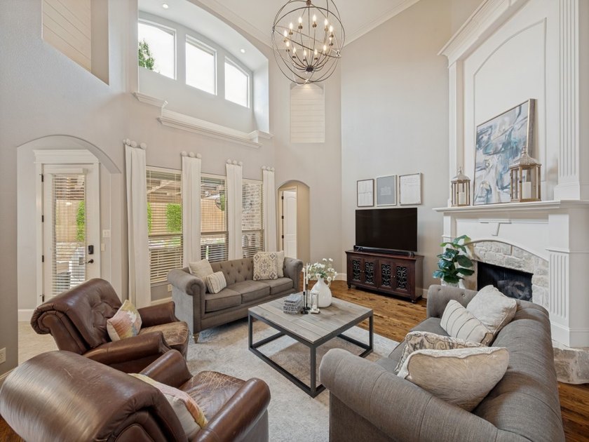 Beautifully appointed Newcastle home in sought-after Country - photo 10