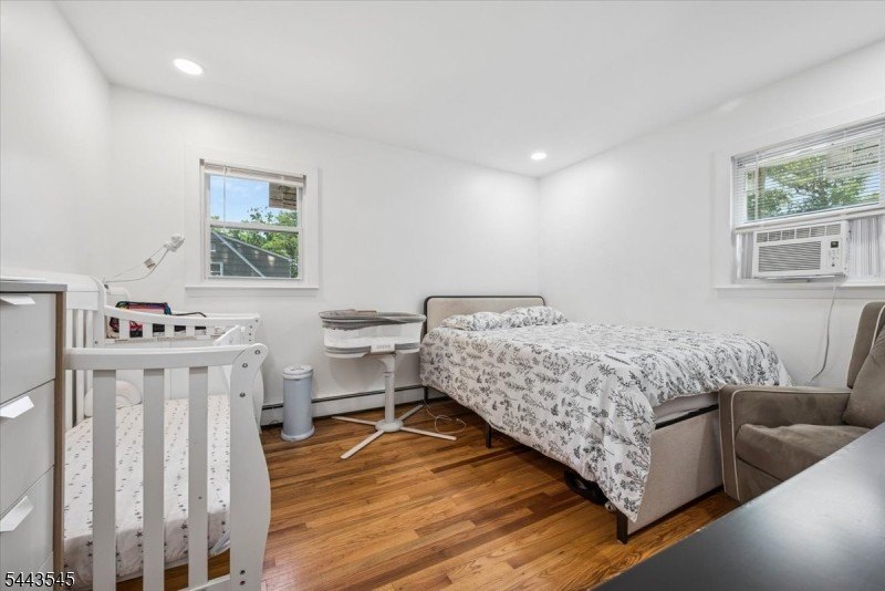 Welcome home to this beautifully maintained 3-bedroom bi-level - photo 19