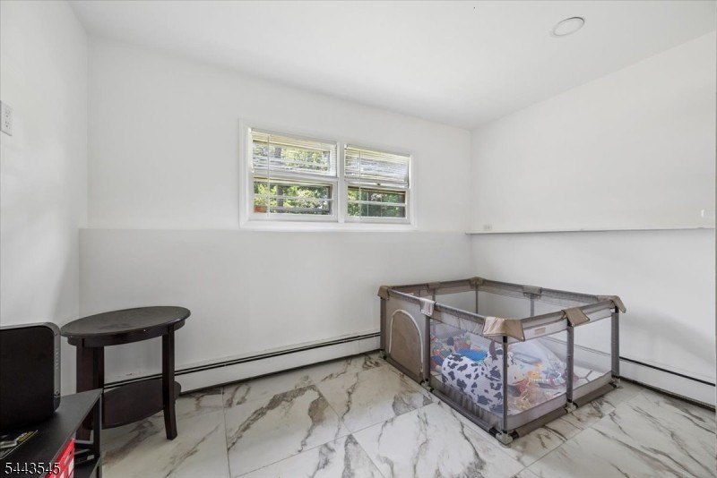 Welcome home to this beautifully maintained 3-bedroom bi-level - photo 27