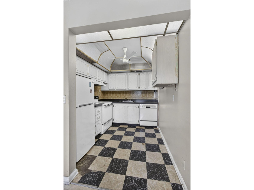 One of the lowest priced 2BR, 1 1/2BA in all of Century Village - photo 22
