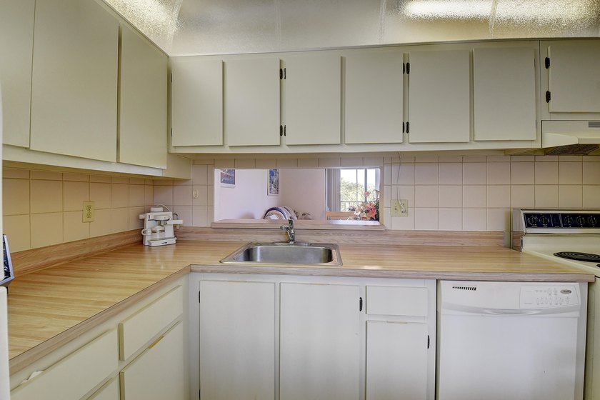 Welcome to Las Verdes, a vibrant and beautifully maintained 55+ - photo 14
