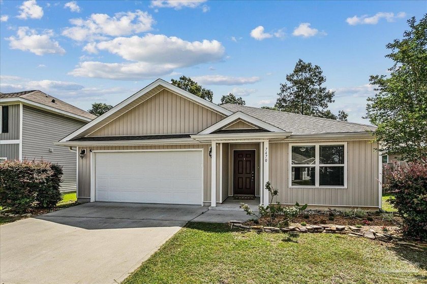 ***BRAND NEW ROOF*** This inviting 3-bedroom, 2-bath home has - photo 2