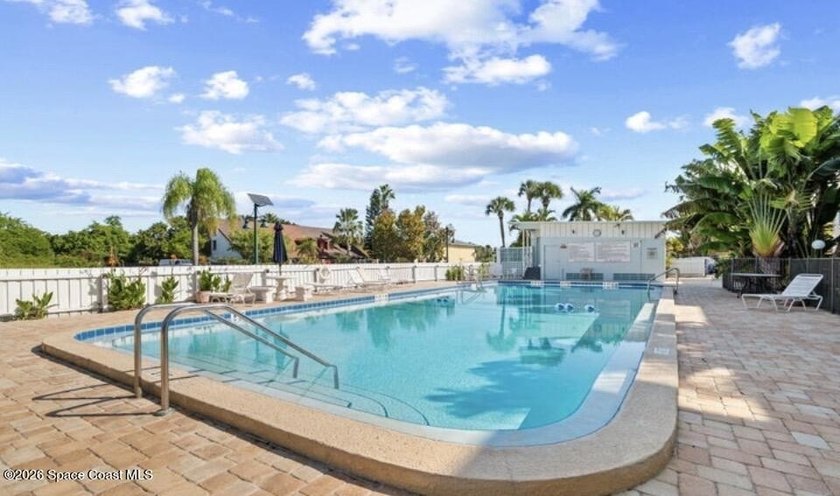 Updated and move-in ready, this spacious 3-bedroom, 2-full-bath - photo 4