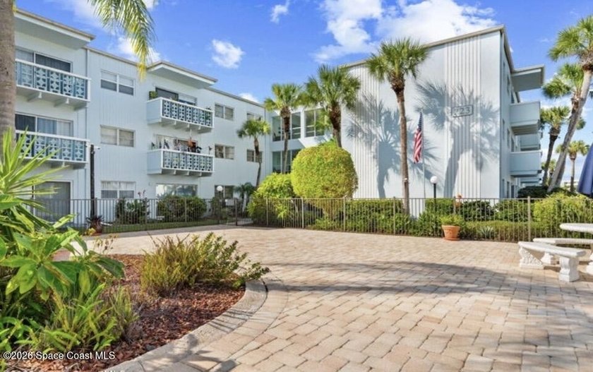 Updated and move-in ready, this spacious 3-bedroom, 2-full-bath - photo 5