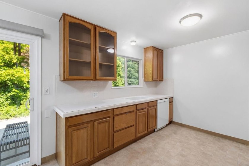 Welcome to 228 Union Ave, an exceptional duplex opportunity in - photo 20