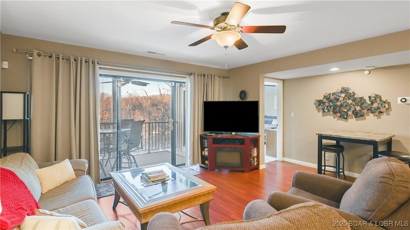 Your year-round Lake escape is ready and waiting. This fully - photo 2