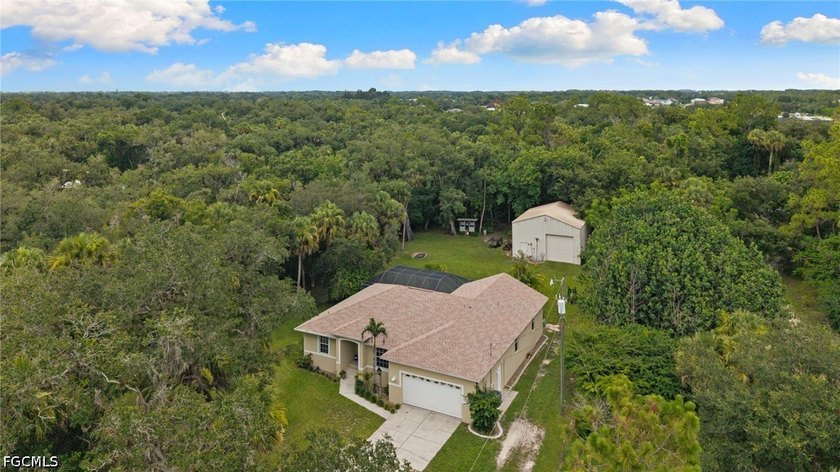 This home is in a BEAUTIFUL SETTING. It's tucked back into a - photo 42