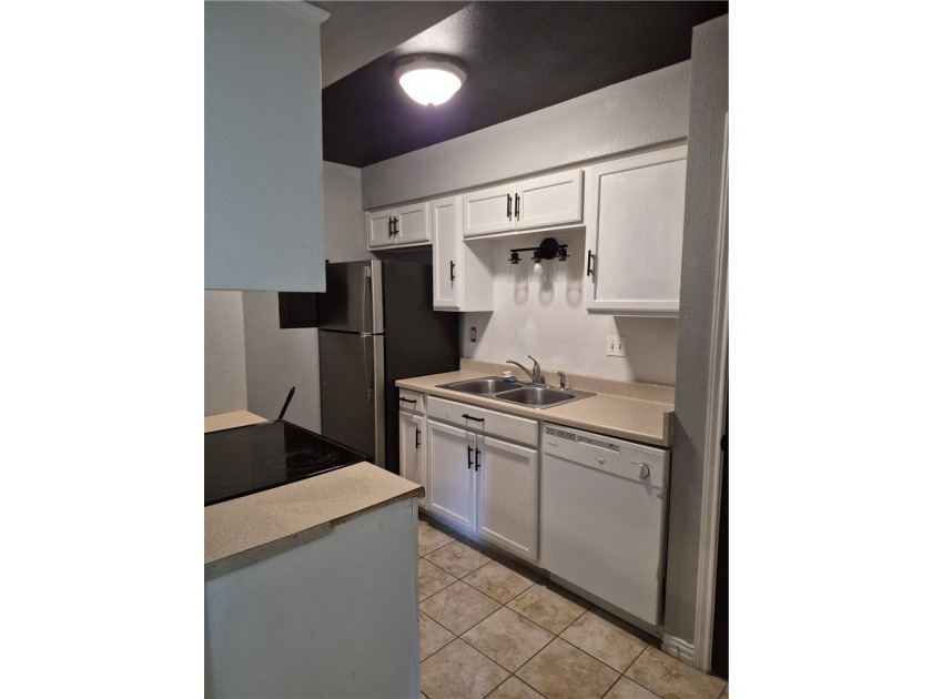 check out this ** 2 bedroom with 2 full bathe comfortable - photo 8