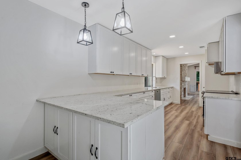 Welcome to your beautifully updated home in the highly - photo 11