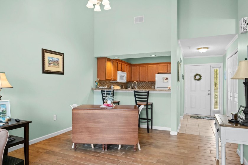 FANTASTIC LOCATION, LOW, WELL MANAGED HOA, BEAUTIFULLY UPDATED! - photo 12