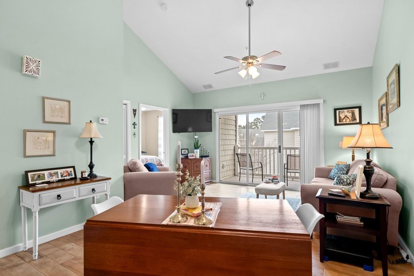 FANTASTIC LOCATION, LOW, WELL MANAGED HOA, BEAUTIFULLY UPDATED! - photo 13