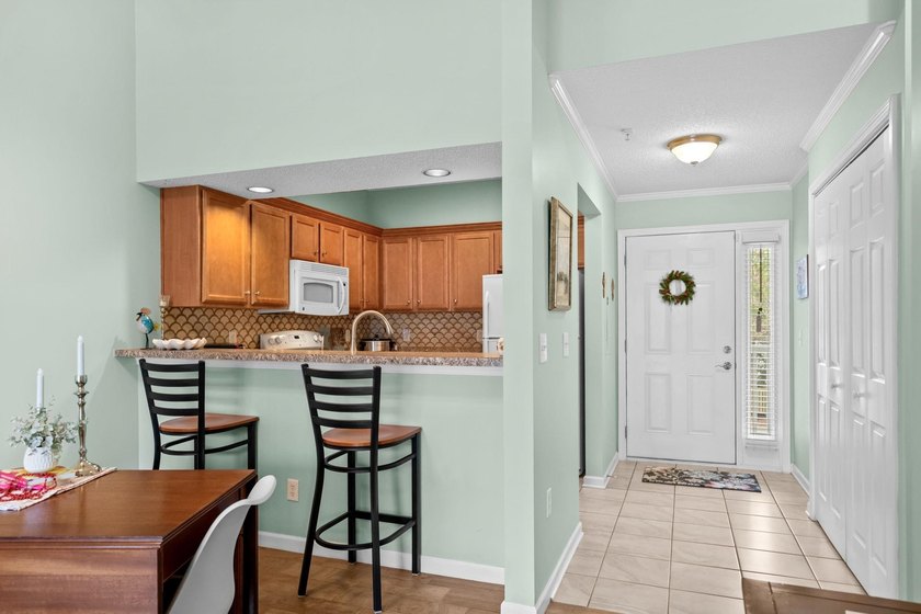FANTASTIC LOCATION, LOW, WELL MANAGED HOA, BEAUTIFULLY UPDATED! - photo 14