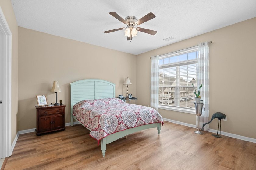 FANTASTIC LOCATION, LOW, WELL MANAGED HOA, BEAUTIFULLY UPDATED! - photo 19