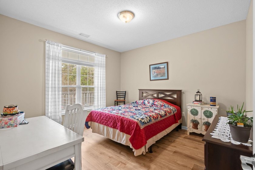 FANTASTIC LOCATION, LOW, WELL MANAGED HOA, BEAUTIFULLY UPDATED! - photo 23