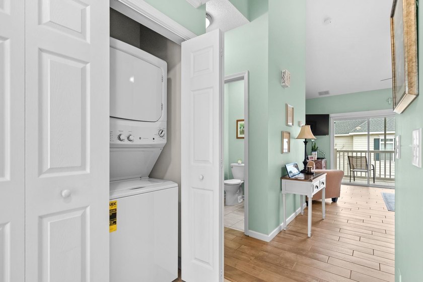 FANTASTIC LOCATION, LOW, WELL MANAGED HOA, BEAUTIFULLY UPDATED! - photo 27