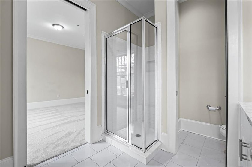 Stunning 4th-floor residence (Unit 403) in the heart of Vickery - photo 27