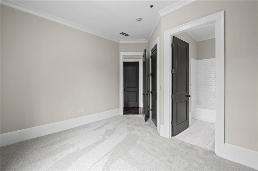 Stunning 4th-floor residence (Unit 403) in the heart of Vickery - photo 30