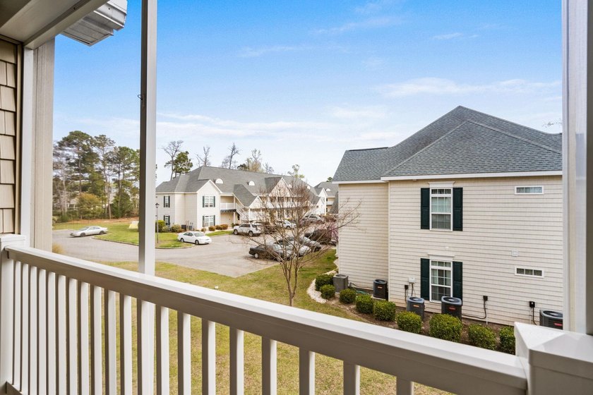 FANTASTIC LOCATION, LOW, WELL MANAGED HOA, BEAUTIFULLY UPDATED! - photo 31