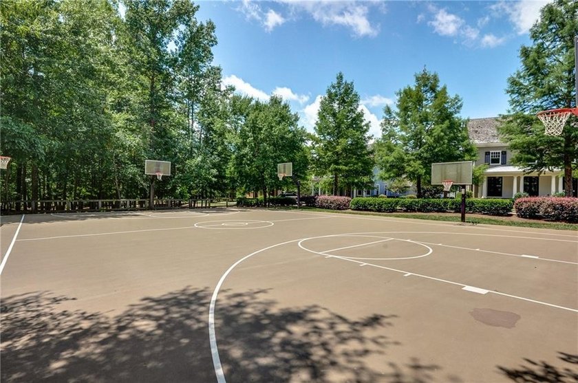 Stunning 4th-floor residence (Unit 403) in the heart of Vickery - photo 46
