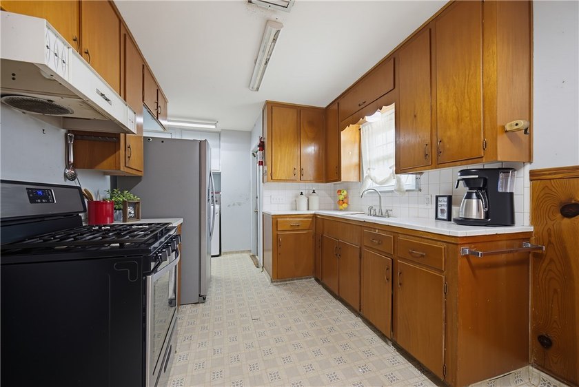 Welcome to 1025 DeForrest Street, a charming and spacious home - photo 6