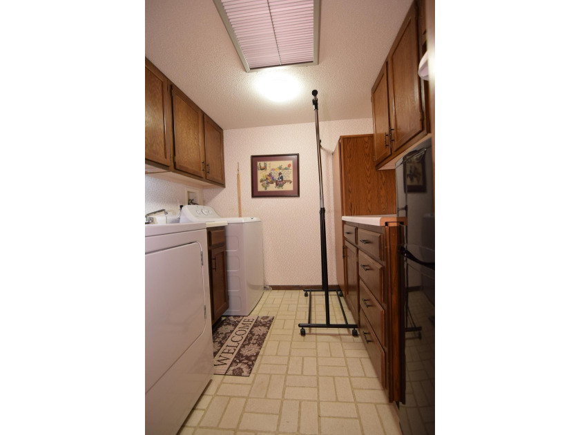 Welcome home. Beautifully maintained condo in PRIME location - photo 16