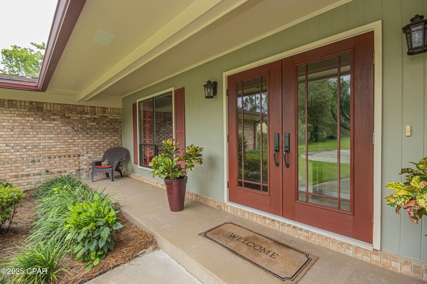 Welcome to 808 Plantation Drive, a stunning blend of plantation - photo 7