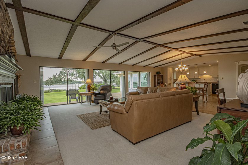 Welcome to 808 Plantation Drive, a stunning blend of plantation - photo 9