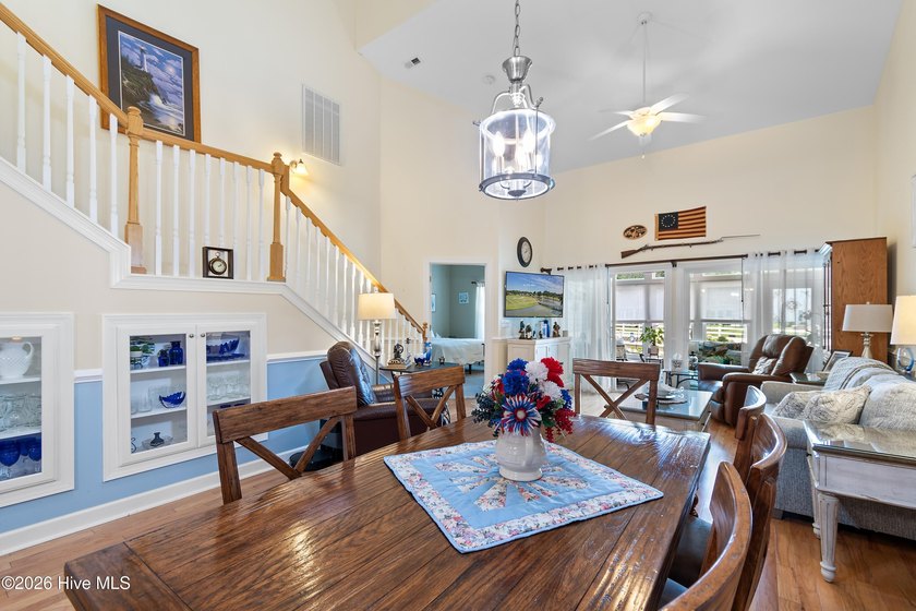 This extremely well-kept and updated townhouse in the - photo 15