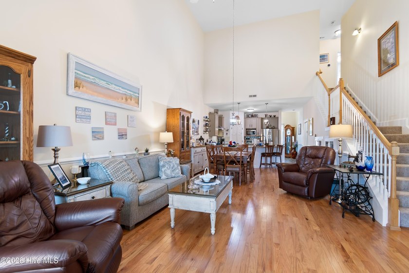 This extremely well-kept and updated townhouse in the - photo 21