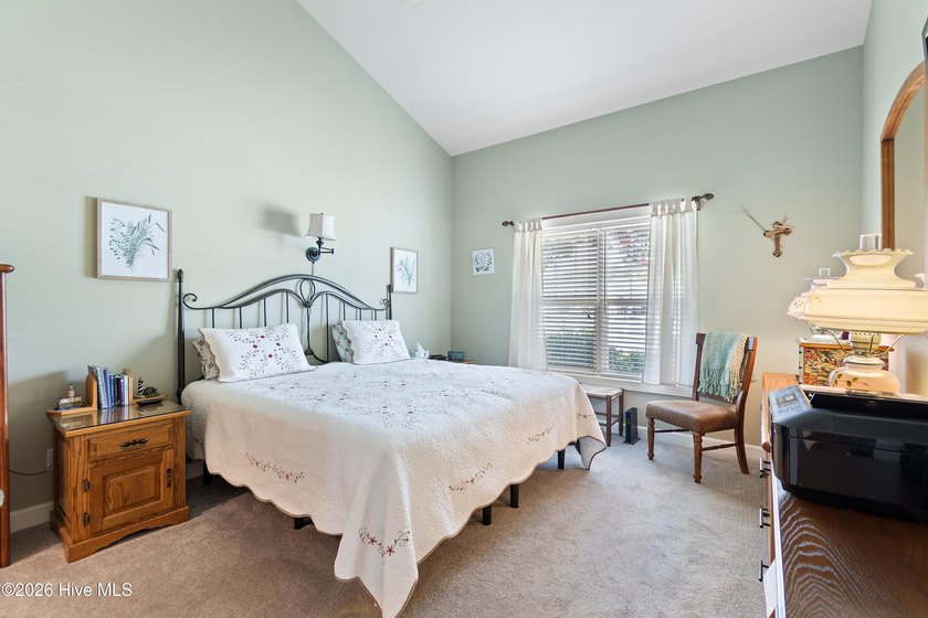 This extremely well-kept and updated townhouse in the - photo 22